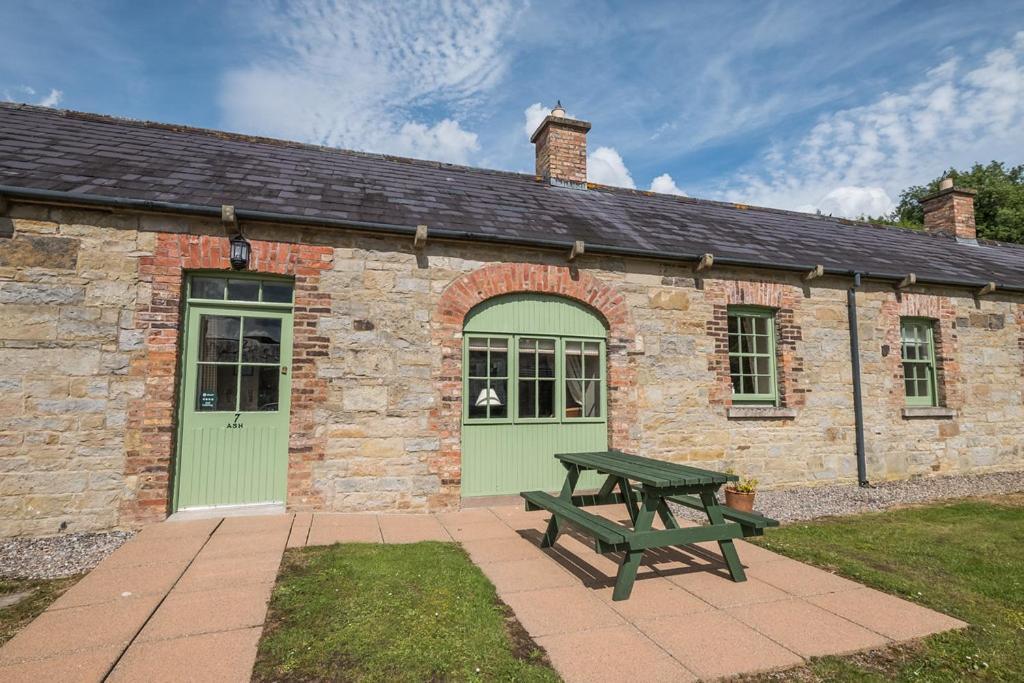 Belle Isle Castle And Cottages Enniskillen Exterior photo